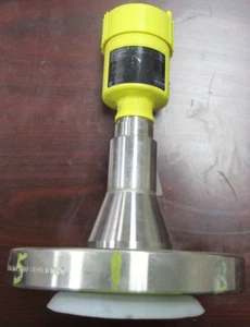 🤓 VEGA PLUS 63.UX 175 PSIG RADAR LIQUID LEVEL SENSOR 9-26 VDC 63.UXPAJFKNAX - Picture 1 of 9