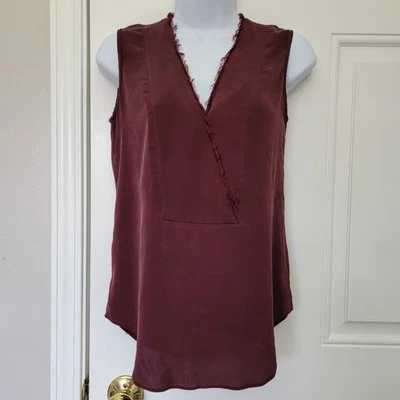 Theory Silk Sleeveless V Neck Fringe Neckline Burgandy Blouse Size Small - Imagem 1 de 4