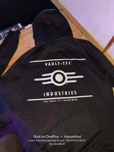 Fallout Hoodie (XL) By Bethesda For Promo Of Fallout 4-very Rare Only 1 On Ebay - Picture 1 of 15
