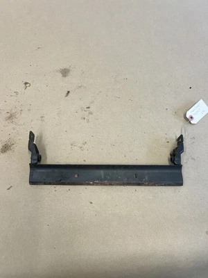 1984 Honda ATC200M Rear Fender Support Bracket B646 - Изображение 1 из 4