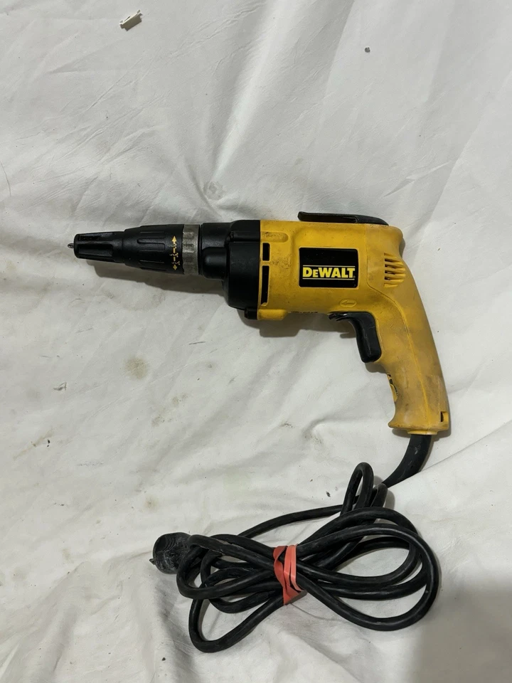 Destornillador eléctrico con cable para paneles de yeso Dewalt DW255 VSR PROBADO Foto 1 de 3