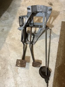 80-84 FORD BRONCO Truck Clutch & Brake PEDAL ASSEMBLY OEM 1980-1984 - Picture 1 of 6