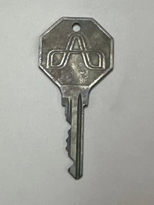 Llave de habitación de hotel Amfac vintage Albuquerque Nuevo México #711 - Imagen 1 de 2