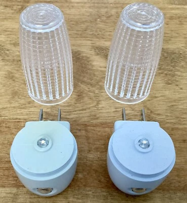 2 Identical Plug-In Night Lights, Light Sensors, Intertek - Image 1 of 4