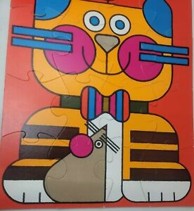 Vintage Macro Puzzle Cat with Mouse 16 Piece 19”x25" Spain NR. 1001 Diset 3 Year