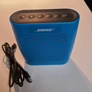BOSE SOUNDLINK COLOR BLUETOOTH -- PORTABLE SPEAKER -- NICE - Picture 1 of 6