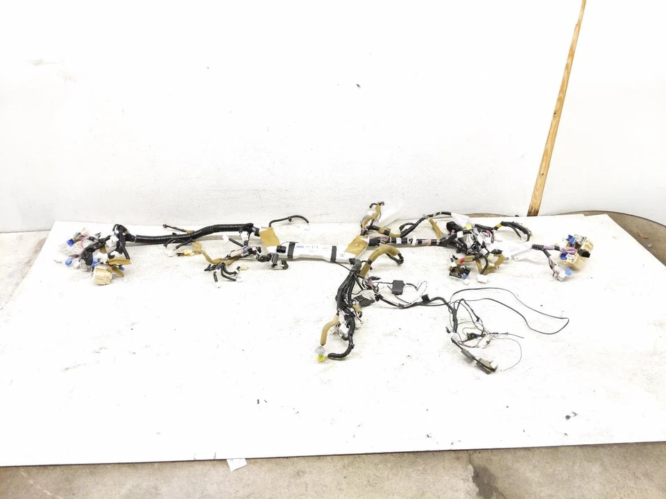 Arnés de cables para instrumentos de tablero de instrumentos Lexus Rx400h 2007-2008 82141-48C81 Foto 1 de 4