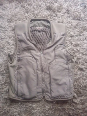 tumi traveler vest size L -XL - Image 1 of 3