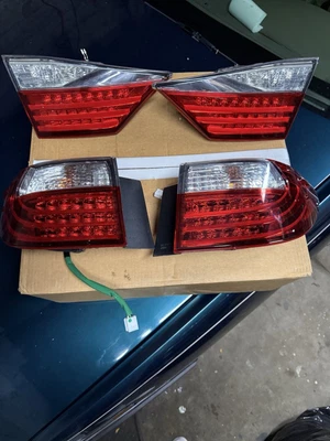 Juego de luces traseras OEM Lexus ES350/ES300H Foto 1 de 4