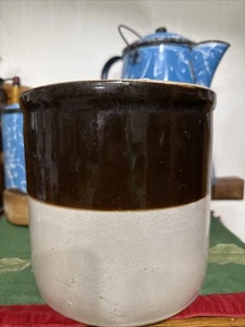 Antiguo galón primitivo gres dos tonos marrón vajilla soporte utensilios granja - Imagen 1 de 6