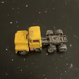 USED VINTAGE CORGI MAJOR MACK TRUCK CAB ONLY DIECAST SCALE 1:64 MADE IN GB - Picture 1 of 6
