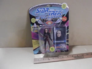 Star Trek The Next Generation K"EHLEYR 4.5"in Figure 1993 "Package Squished" - Picture 1 of 11