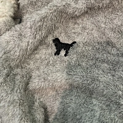 Victoria's Secret ROSA Sherpa Bata con Capucha - Gris Brillo y Negro Brillo M/L Foto 1 de 3