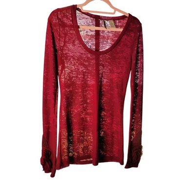 Camiseta ajustada BKE roja de manga larga con puño floral adornada, talla M Foto 1 de 4