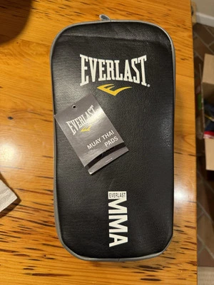 Everlast  MMA Muay Thai Kickboxing Martial Arts Training Sparring Pad - Image 1 of 4