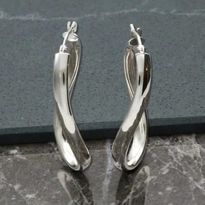 925 Sterling Silver Polished Oval Twist Hoop Lobe Earrings - REDUCED TO CLEAR - Picture 1 of 3