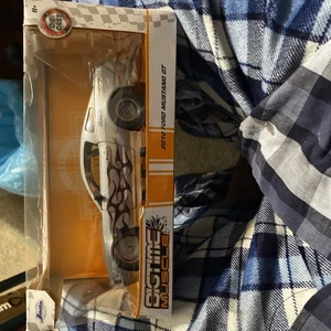 Die Cast Maßstab 1:24 Big Time Muscle 2010 Ford Mustang GT - Bild 1 von 7