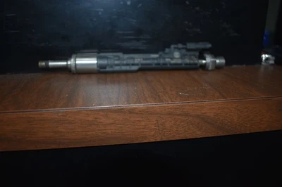 Inyector de combustible BMW para 135i, 135is, 320i, 328i, 328i xDrive, 335i Foto 1 de 2