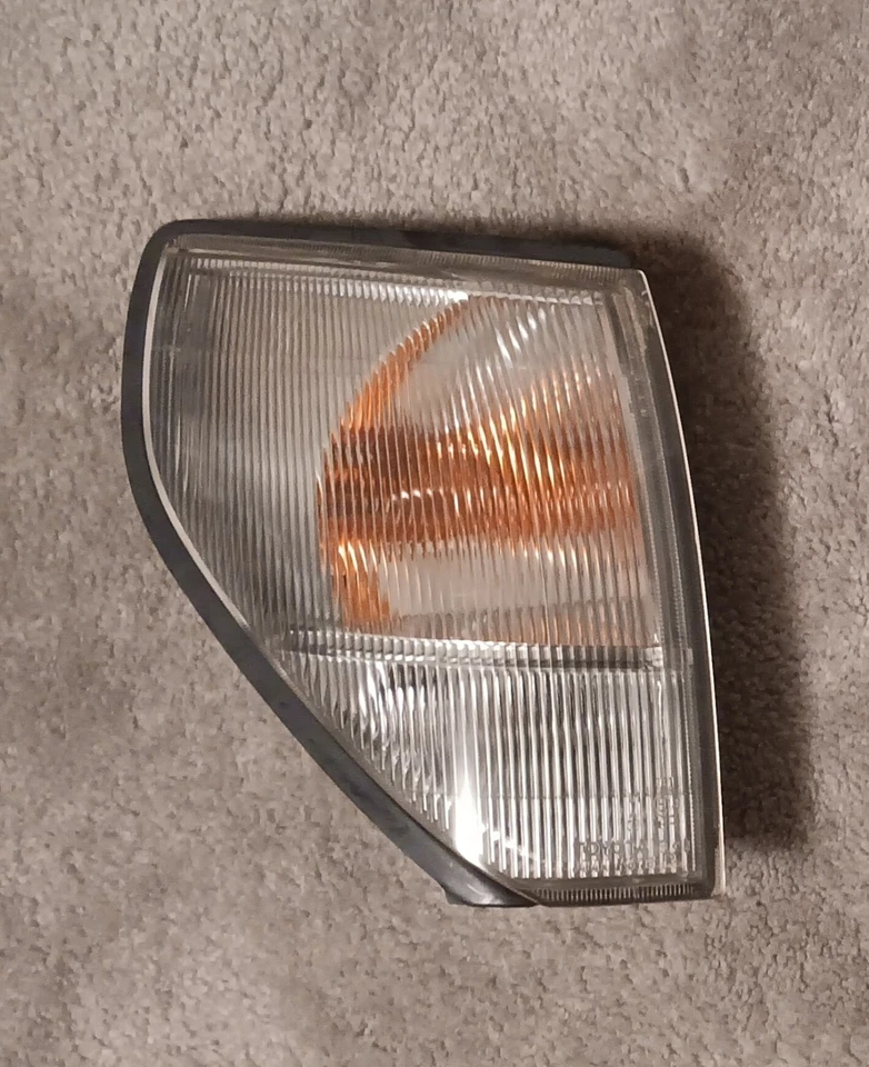 96-02 Land Cruiser Prado Right Corner Lamp Light - Used - Image 1 of 1