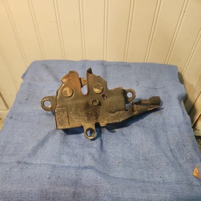 Toyota Sequoia 2001-2007 capó pestillo/bloqueo 53510-0C020 Foto 1 de 4