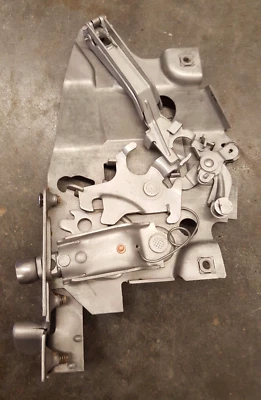 1955 CADILLAC LATCH ASSEMBLY FRONT DOOR DRIVER SIDE FLEETWOOD 4 DOOR - Image 1 of 4