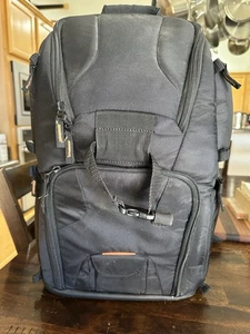 CASE LOGIC DSLR Camera Backpack KSB-101 - Picture 1 of 9
