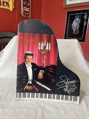 Programa de conciertos Liberace vintage ~ en forma de piano años 60 Foto 1 de 3