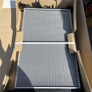 RADIADOR DENSO DRM09166 PARA FIAT 1.3 500L (12-) Nuevo OE 51887947 - Imagen 1 de 9