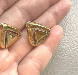 Monet signierte Vintage goldfarbene Ohrringe Dreiecksform Kostüm - Bild 1 von 5