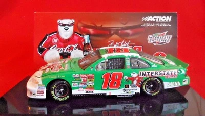 2001 Bobby Labonte Firmado #18 Coca Cola Oso Polar Pontiac 1:24 NASCAR Diecast Foto 1 de 4