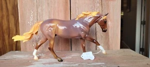 Breyer Traditional Breyerfest 2021 GLOSSY Roan Sabino Seven Arts Surprise - Picture 1 of 7