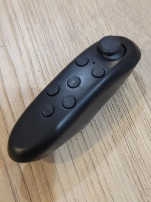 Utopia 360 Universal Virtual Reality Bluetooth Controller Black Android/iOS - Image 1 of 4