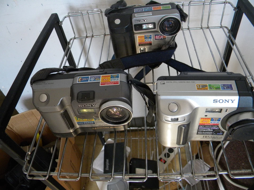 Three Sony Cameras-One each- MVC-FD81, MVC-FD87 MVC-FD88 - Изображение 1 из 4