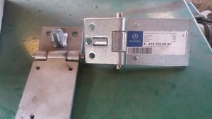 2 Mercedes door hinges - Picture 1 of 2