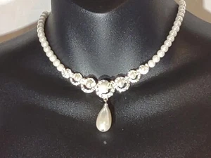 Christina Collection Faux Pearl & Rhinestone Jewelry Set Necklace & Earrings 18" - Picture 1 of 10