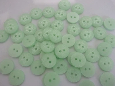 50 x Etched Flower Design Buttons 12.5mm Mint Green Cardigan Knits Clearance T71 - Image 1 of 2