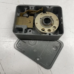 ORIGINAL VTG Lock Locksmith Tool Safe Spare Part Barrel Locksport Latch Mancave - Imagen 1 de 8