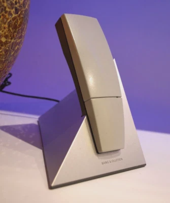 Bang and Olufsen B&O Gris Beocom 6000 Mk2 Teléfono Hogar Cargador Pirámide (202) Foto 1 de 4