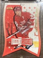 Steve Yzerman 1997-98 Leaf Banner Season Card #5 #1436/3500