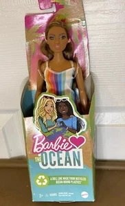 Barbie Loves The Ocean Curvy hervorgehobene braune Zöpfe in Box - Bild 1 von 5
