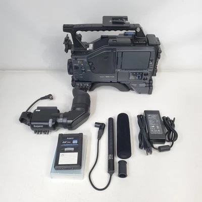 Ikegami HDS-V10 con visor VF48HDE, micrófono de escopeta MC-20R, memoria flash Foto 1 de 4