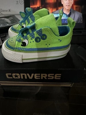 Nuevo en caja Converse Simple Slip Green Gecko... Bebés Talla 2... Parte inferior dura Foto 1 de 4