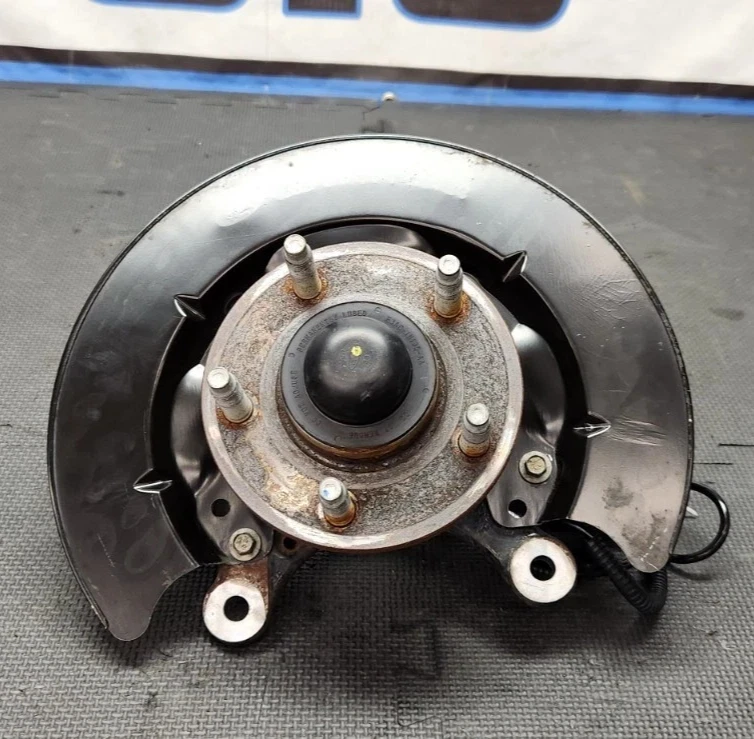 1996-2004 Ford Mustang Right Front Passenger Driver Spindle Knuckle OEM — 第 1/4 张图片