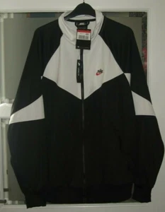 Nike Heritage Essentials Zip-Through Polyknit Jacke in Schwarz/Weiß Loose Fit - Bild 1 von 3
