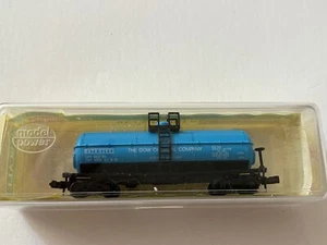 Model Power #3458 N Scale “Dow Chemical" Single Dome Tank Car Rd. #62432 - Picture 1 of 4