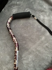 NOVA Designer Gehstock mit versetztem Griff, Camouflage verstellbarer Gehstock - Bild 1 von 3