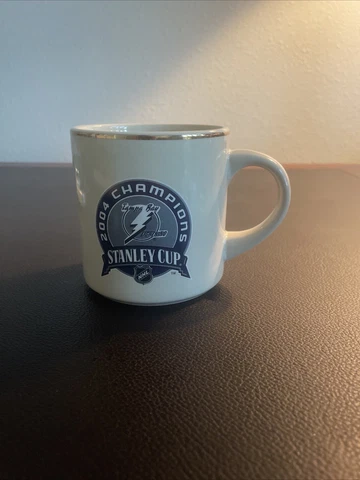 Tampa Bay Lightning 2004 Stanley Cup Champions NHL Coffee Mug With Gold Trim Cover