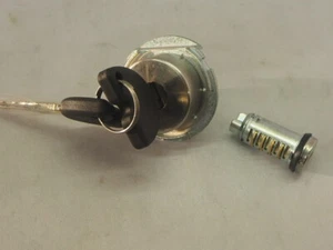 41599 Contactslot set anti-diefstal Vespa Lx / Lxv / S /Primavera / Sprint / Et - Picture 1 of 4