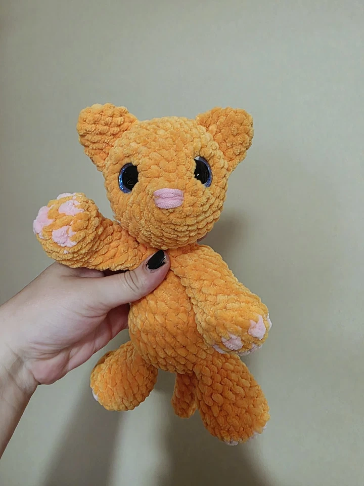 Peluche de gato amarillo de ganchillo hecho a mano Foto 1 de 1