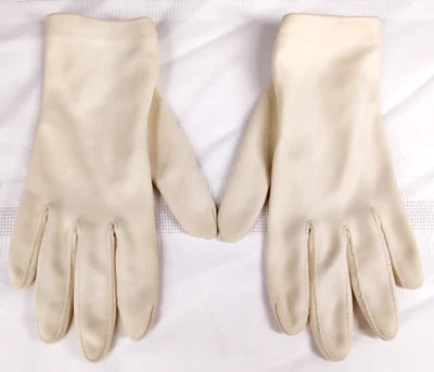 Guantes de nailon vintage para mujer pequeños 6 crema blanco roto longitud de muñeca años 60 MCM Foto 1 de 4